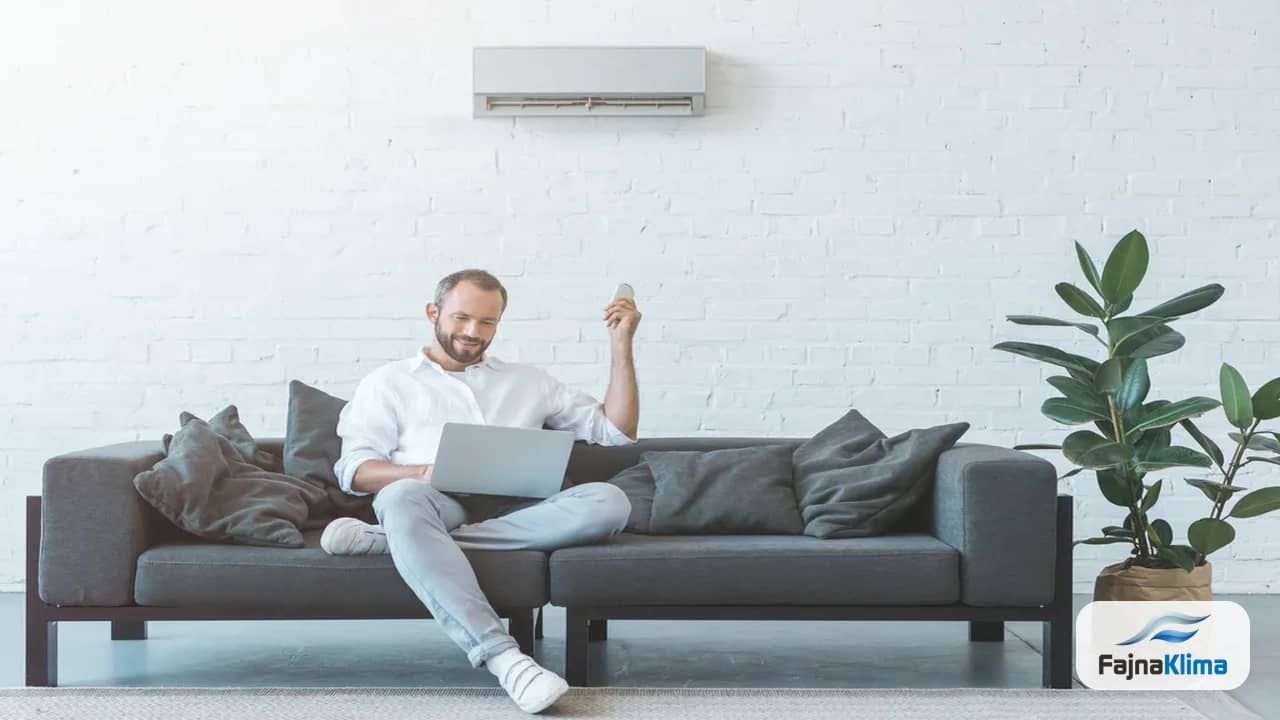 Mieszkanie w Warszawie z zaplanowanym montażem klimatyzacji na balkonie