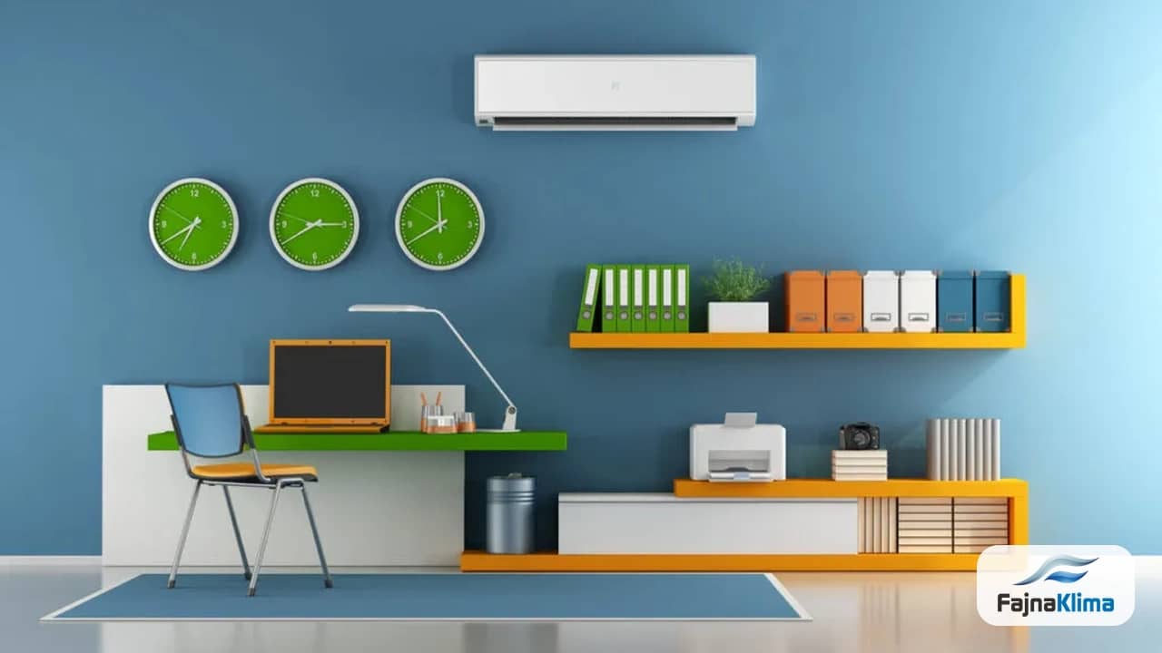 Open space biurowy z klimatyzacją ustawioną poza bezpośrednim nawiewem na pracowników